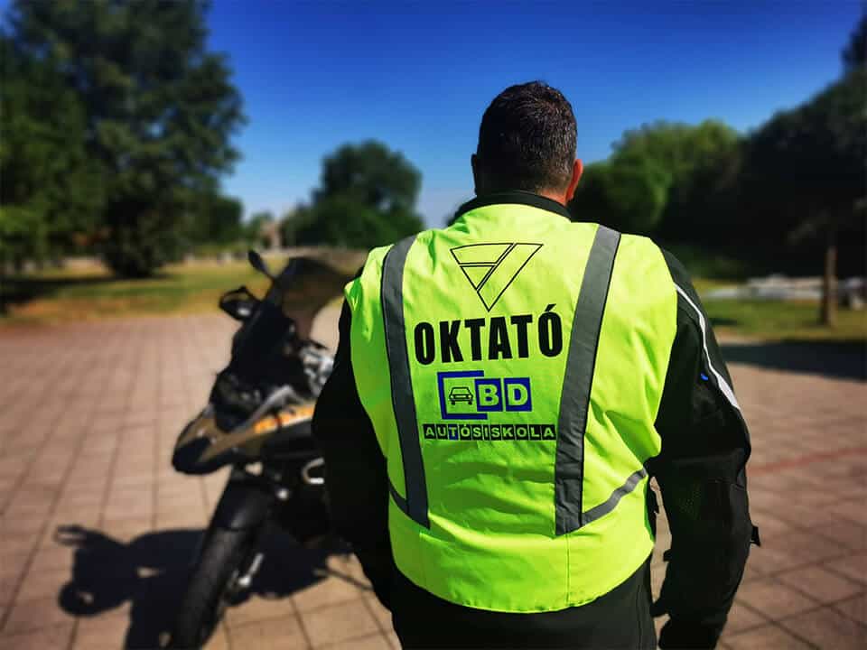 Autós és motoros oktatás